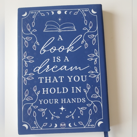 Reading planner owlcrate designed by @paperbackbones - Picture 2 of 7